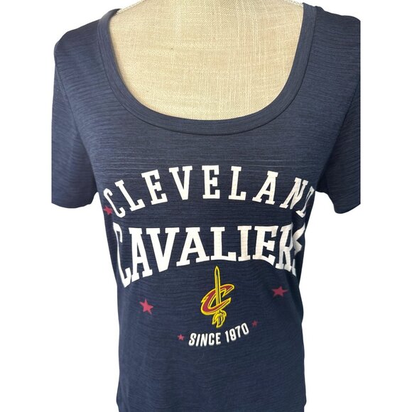 NBA Team Cleveland Cavaliers Navy Scoop Neck T-Shirt Short Sleeve M - Picture 2 of 7